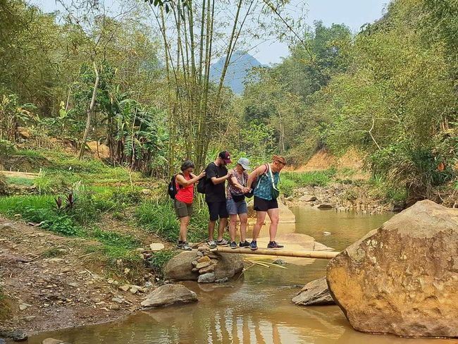 2 APR. 2025: En Pu Luong: nuestro lento y adorable tren de turistas