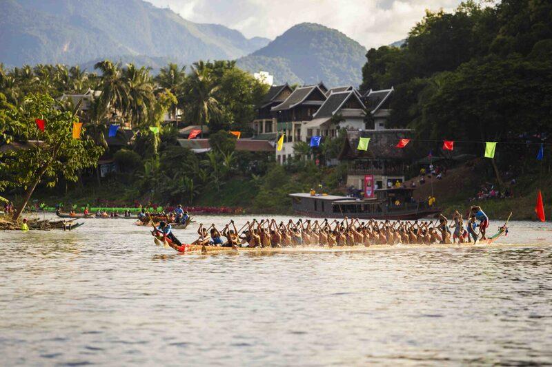 La Fiesta de las Piraguas en Laos, un festival lleno de color al final del retiro budista