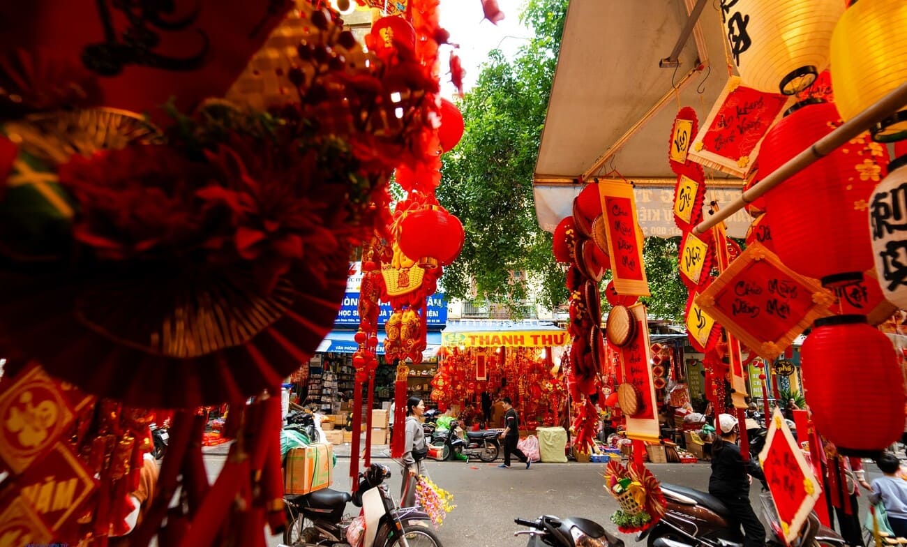 La atmósfera del Año Nuevo Lunar impregna las calles de Hanoi