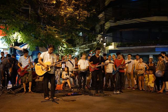 Ta Hien Street Travel Guide: Hanoi’s Famous Beer Street Explained
