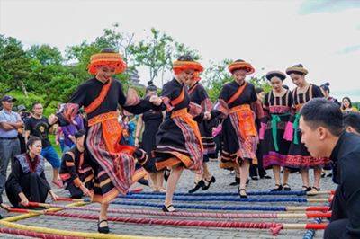 Golden Rice Season Festival in Ban May at Fansipan Peak