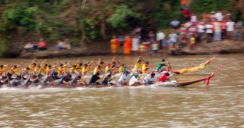 Laos Vibrant Boat Racing Festivals Mark the End of Buddhist Lent