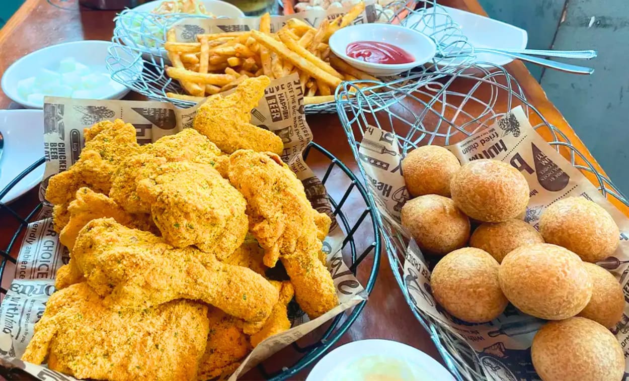 Fast Food in Vietnam 2026: A Local Guide Tells You What to Eat