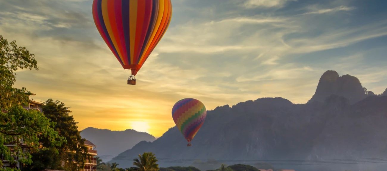 Vang Vieng: Paraíso para Amantes de Naturaleza y Aventura en Laos