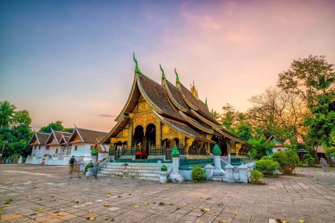 Wat Xieng Thong: Luang Prabang’s Iconic Temple and Spiritual Heart