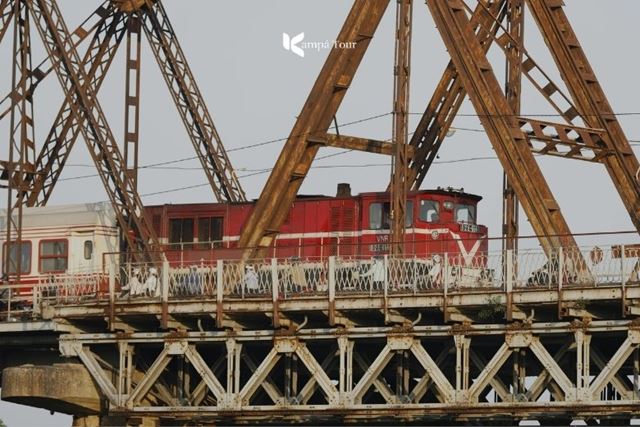 Long Bien Bridge: Hanoi’s Iconic Landmark and Living History