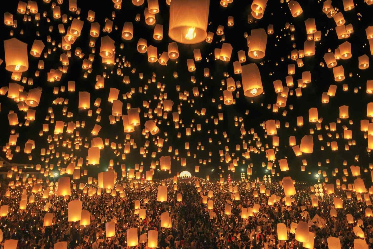 Yi Peng and Loy Krathong 2024 in Chiang Mai: A Spectacle of Lights