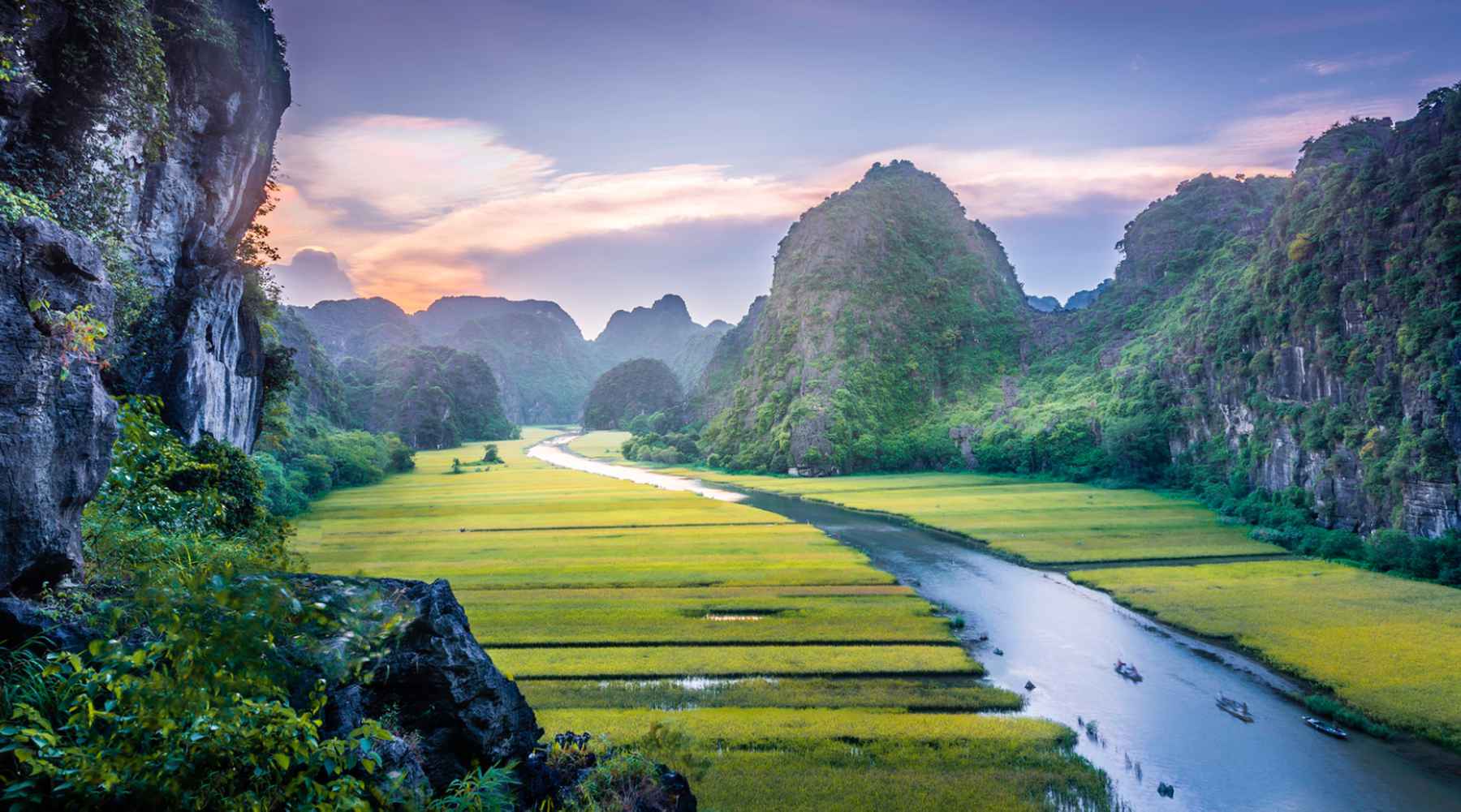 Ninh Binh to Halong Bay: 4 Best Ways to Travel in 2026