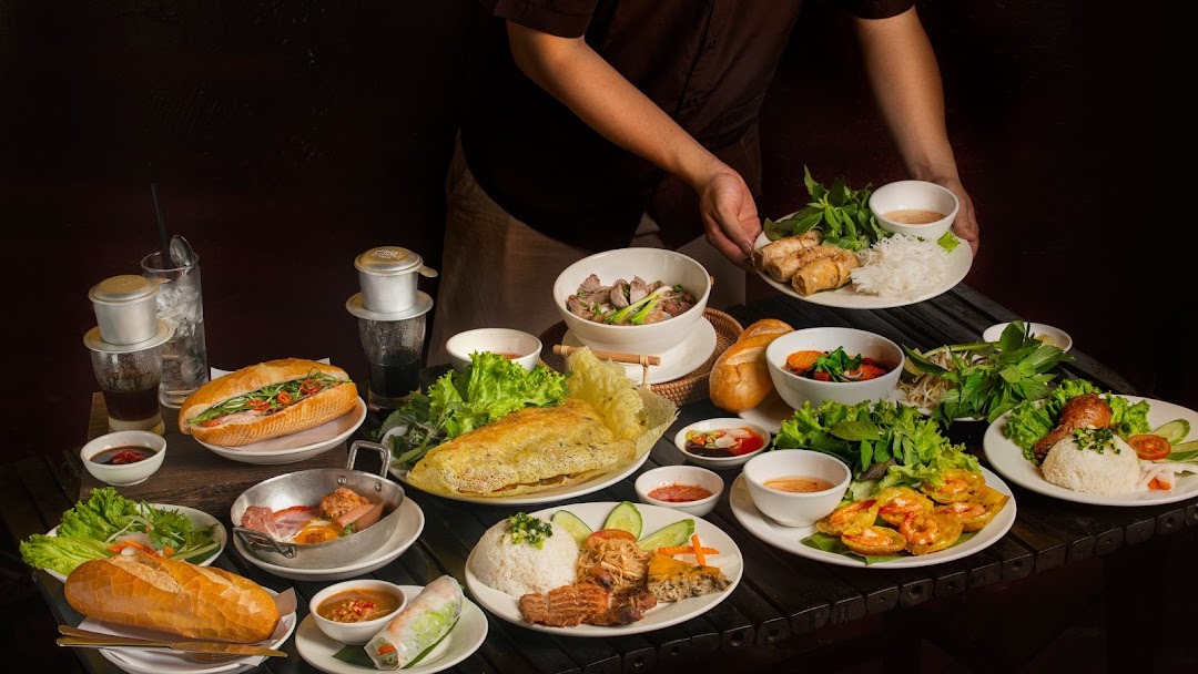 10 Vietnamese Breakfasts You Can’t Miss (Local Guide’s Picks!)