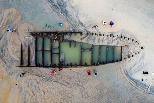An ancient ship reappears in Hoi An after several months of disappearance