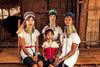 Mujeres jirafas de Tailandia, con tradición mistérica del tribu
