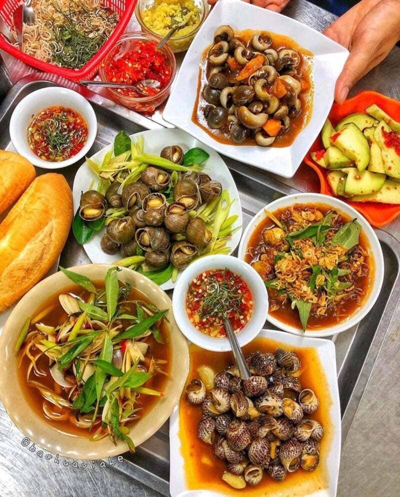 Snails and Shellfish as street food in Vietnam