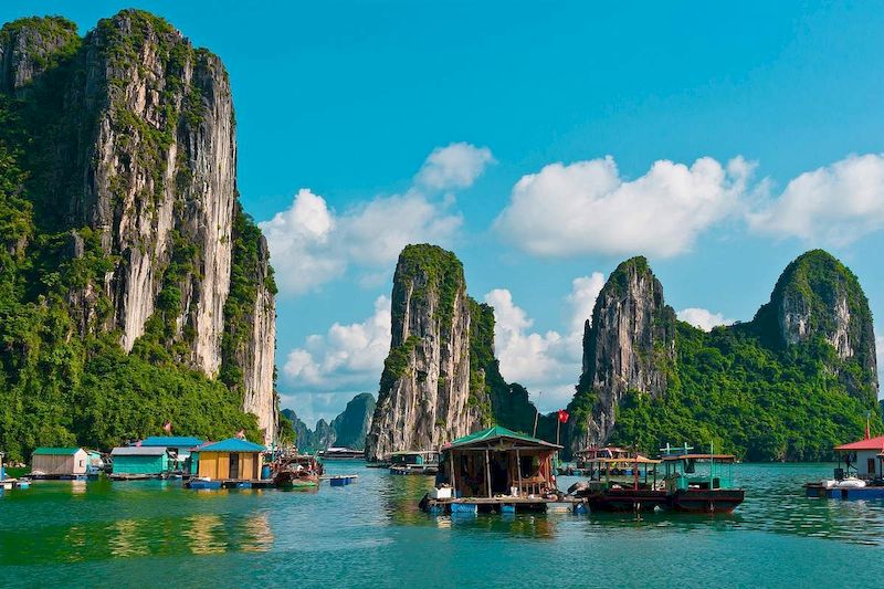 The quiet in the fishing village of Vang Vieng