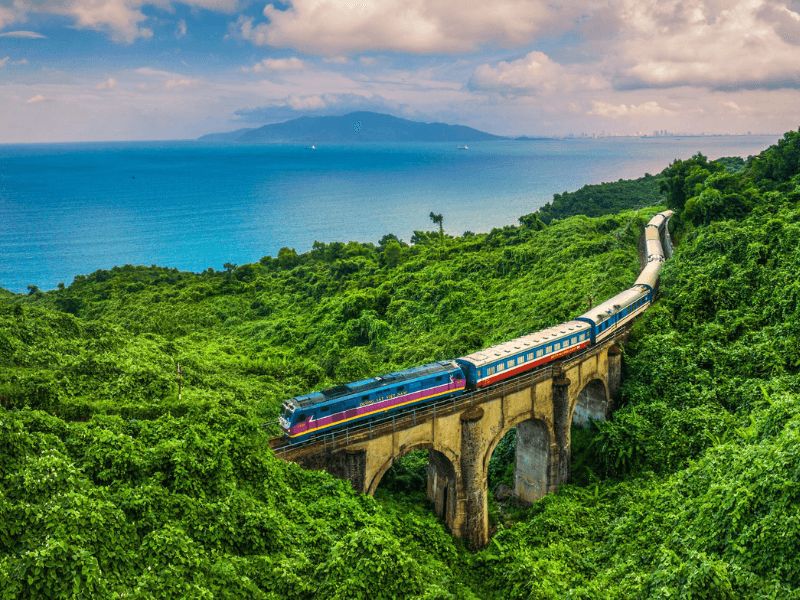 tren de hue a da nang bahia de lang co