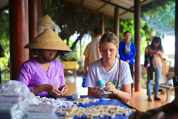 producción de dulces de coco en ben tre