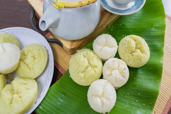 Bánh bò, un popular pastel vietnamita hecho con harina de arroz, azúcar, agua, leche de coco y levadura