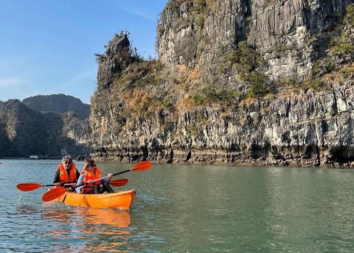 halong kayak