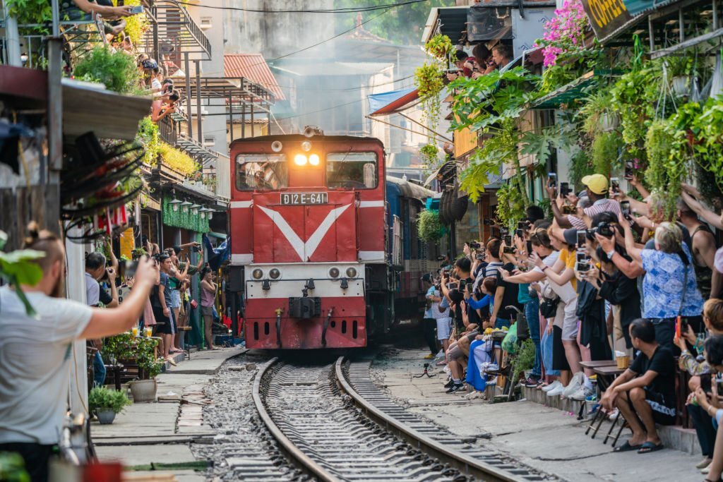 la rue du train a hanoi