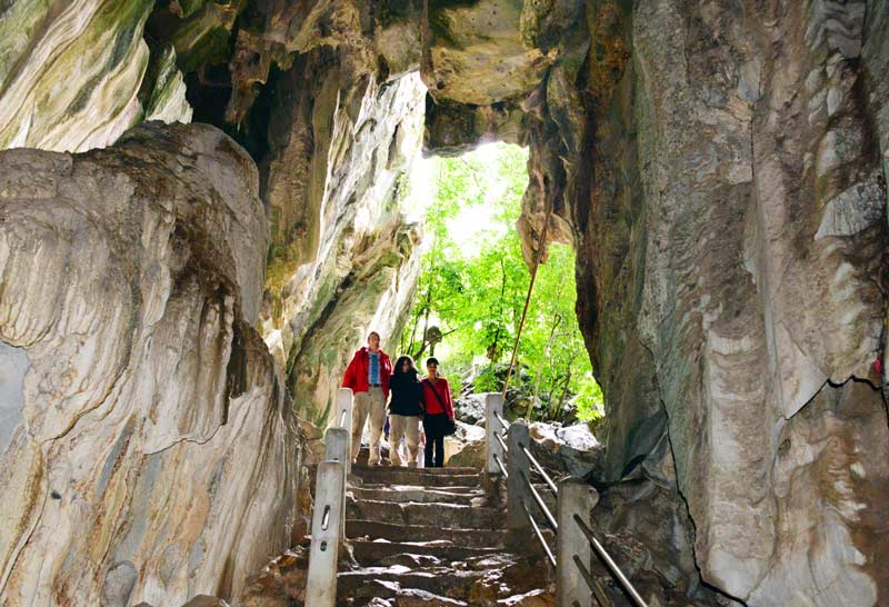 Phnom Chhngok cave in kampot
