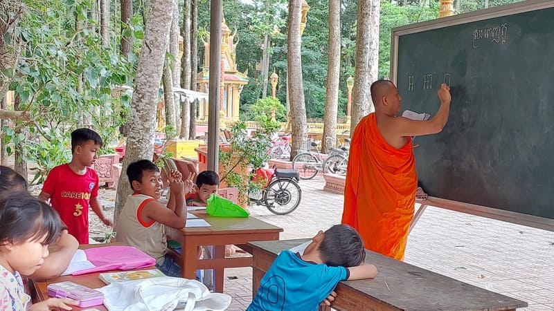 clase jemer en tra vinh