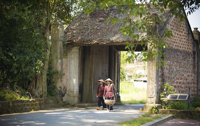 Ancient Duong Lam Village 