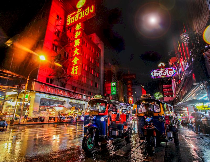 Comprar y comer en el barrio chino Chinatown es muy ideal para el viaje en Tailandia