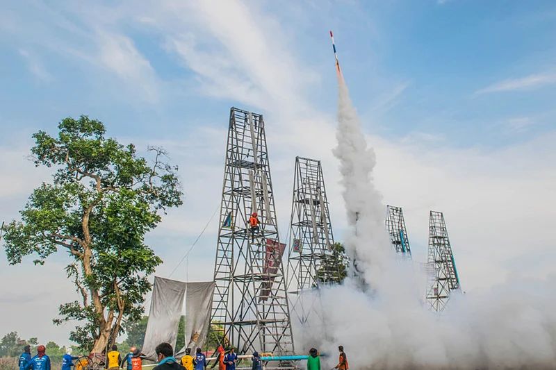 Festival del Cohete Bun Bung Fai en junio en tailandia