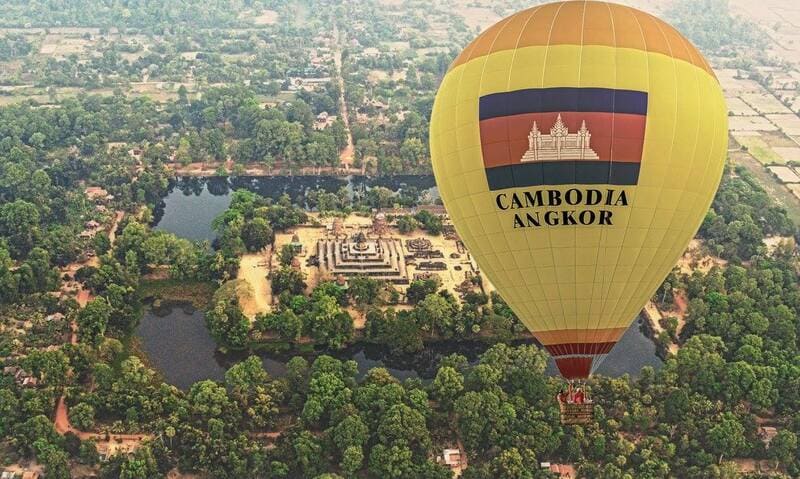 Hot air balloon ride in Siem Reap