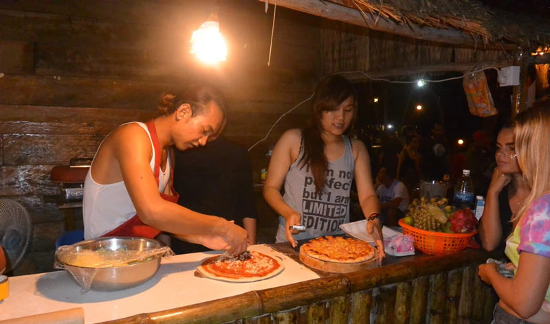 street vendors in ostres beach