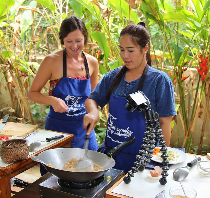 learn how to cook in Thailand