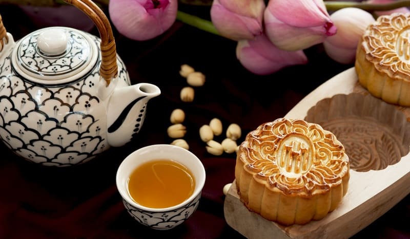 Tea is the perfect drink to accompany mooncake.