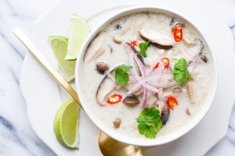 Tom Kha Gai es sopa de pollo tailandesa. Fuente: internet