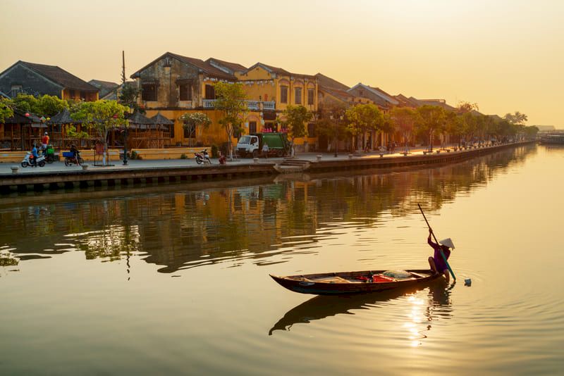 Un atardecer tranquilo en el casco antiguo de Hoi An