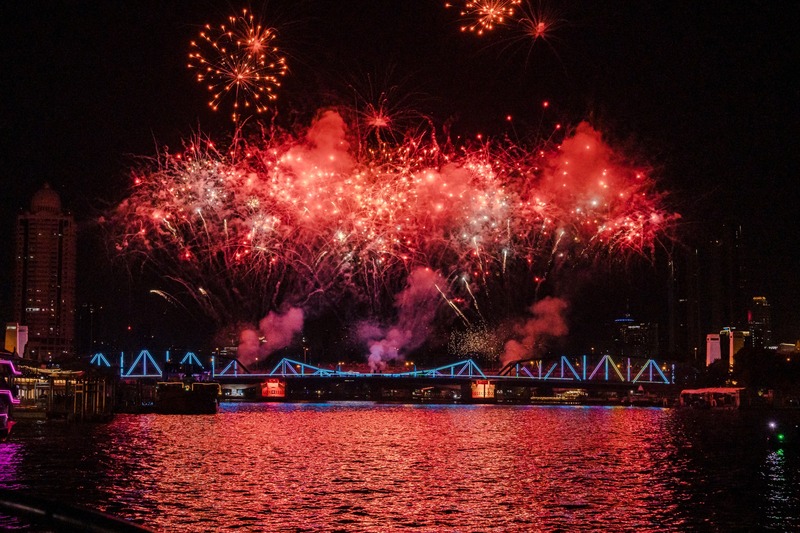 El espectáculo de iluminación de Vijit Chao Phraya se inaugura en Bangkok