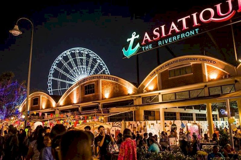 Visitar el Mercado de Asiatique al frente de un río