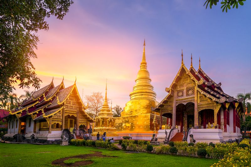 Wat Phra Singh es el templo más grande y famoso del casco antiguo en Chiang Mai.