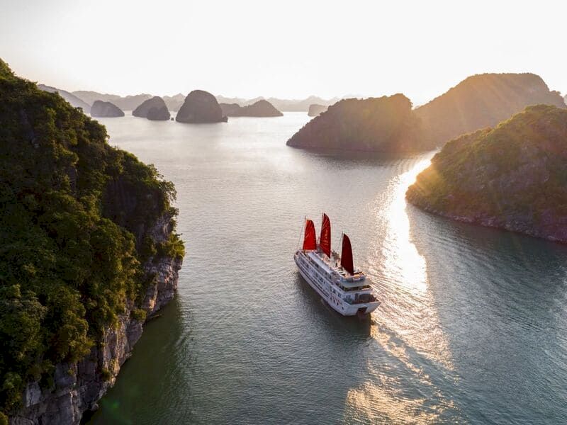 vietnam en diciembre - crucero por bahia de halong