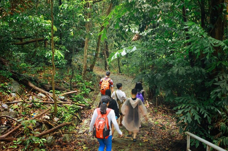 senderismo en parque nacional de con dao