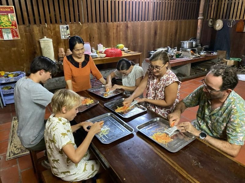 alojarse con gente local en mekong