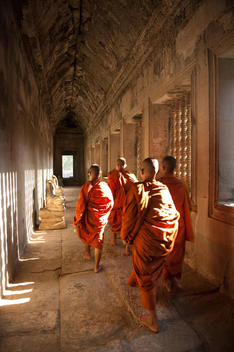 angkor wat monks