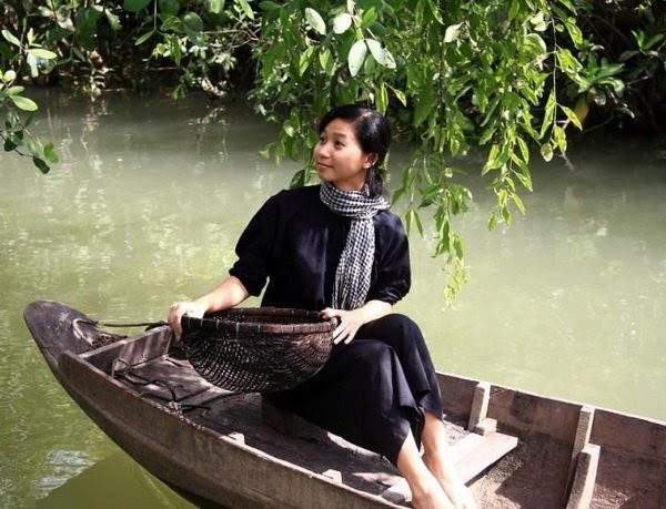 The “bà ba shirt”, an emblematic traditional costume of the Mekong Delta