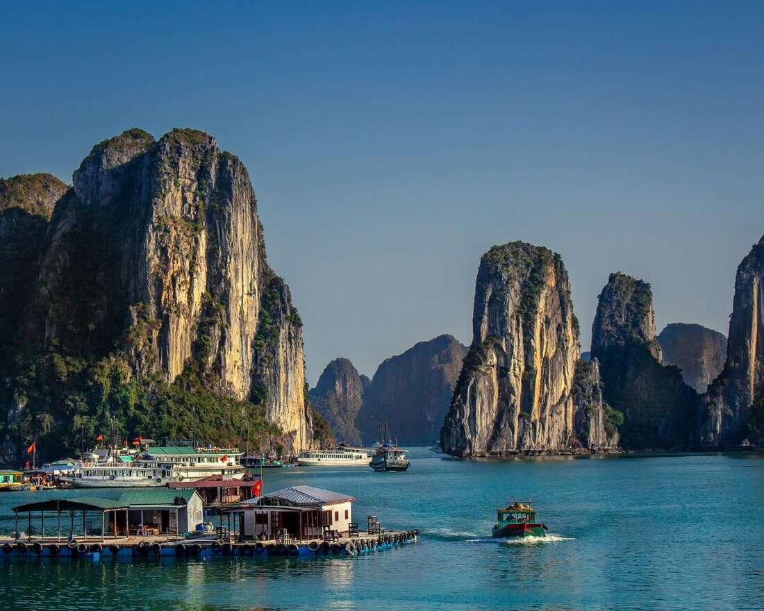 Welcome to Halong Bay in November!