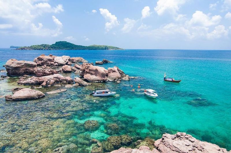 bahia de vinh hy en vietnam