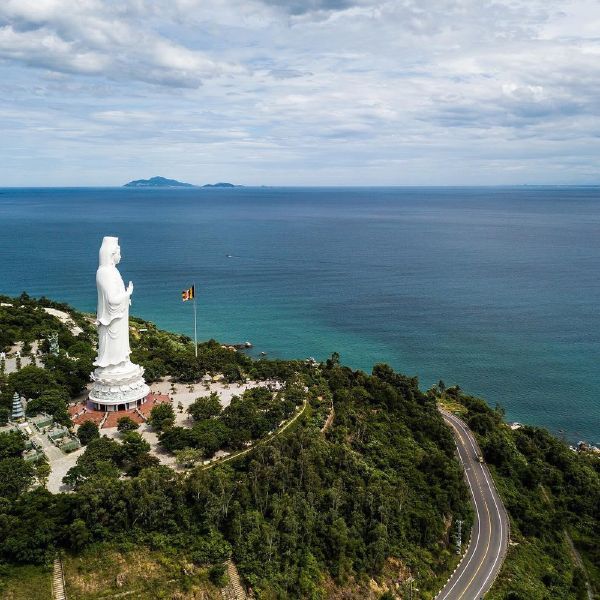 “Lady Buddha” status of Linh Ung Pagoda