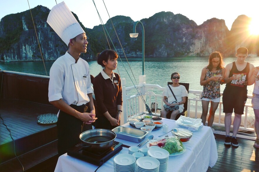 Cooking class in Bai Tu Long Bay
