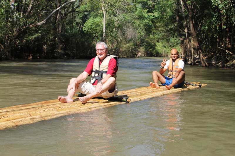 bamboo rafting in maewang