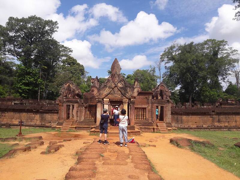 turistas en banteay srei