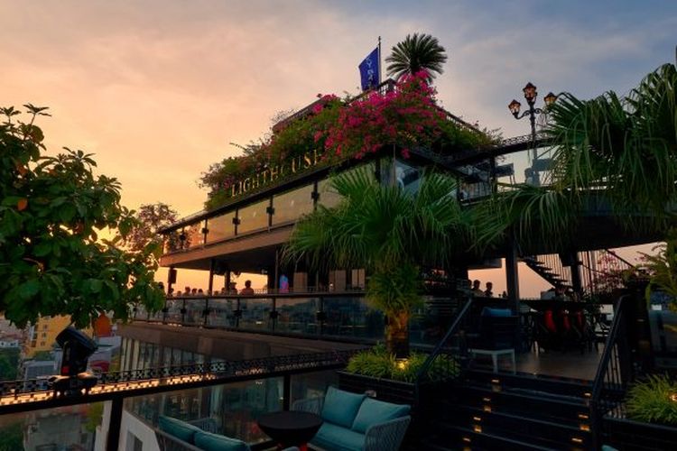 bares en hanoi - lighthouse