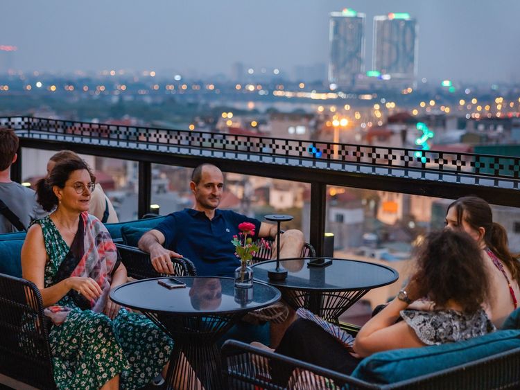bares en hanoi - lighthouse
