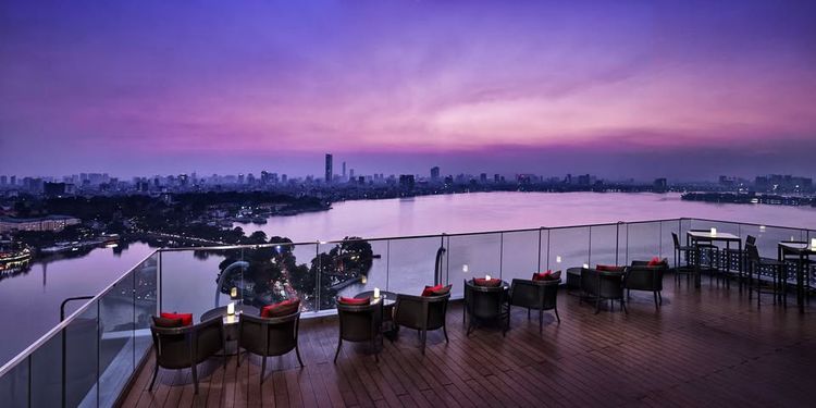 bares en hanoi - summit lounge